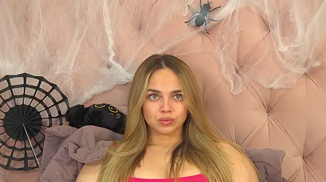 AnitaVenture Adlı Modelin Canlı XXX Sohbeti
