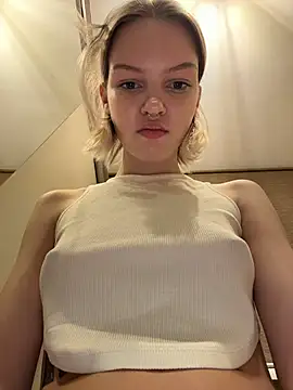 AshleyMur Adlı Modelin Canlı XXX Sohbeti