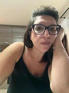 Chat +18 de SinfulMarkedQueens ao vivo