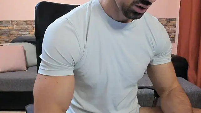 HotHunkTrainer Chat XXX live