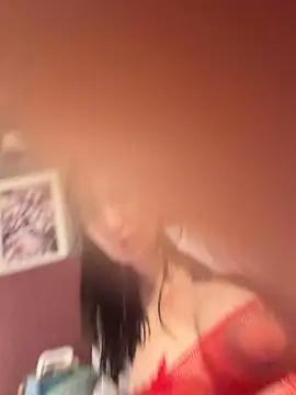 KiraRebyt Adlı Modelin Canlı XXX Sohbeti