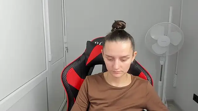 EveMoonveil Adlı Modelin Canlı XXX Sohbeti
