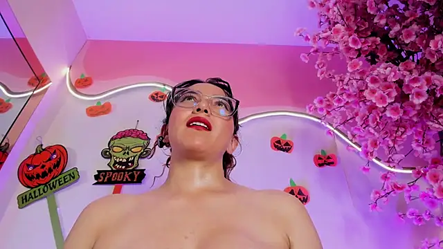 Chat XXX en directo de VeronicaJonesss_