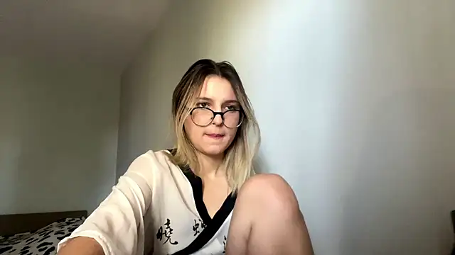 Chat +18 de VivieKim ao vivo