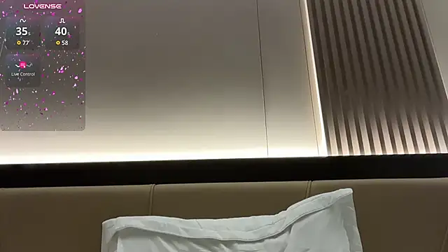 AwwwroraのライブXXXチャット