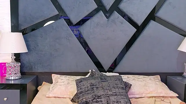 Kelly_Swift Chat XXX live