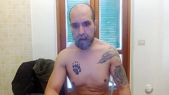 XXX chat uživo modela AMIRDIB2025