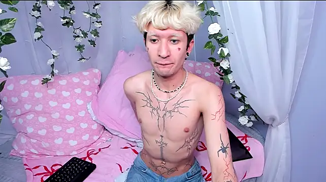 FinnEcho live XXX chat
