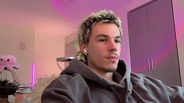 Jeremy1Scott élő XXX-chatje