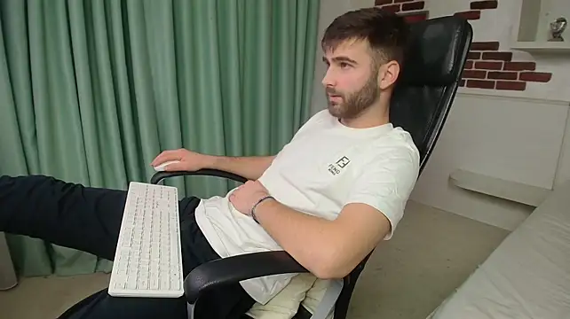 KyloEastn Live XXX chat