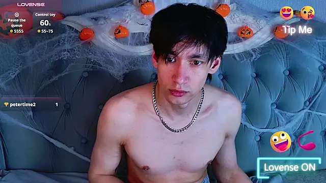 CalvinChapman Adlı Modelin Canlı XXX Sohbeti