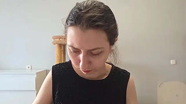 ChrystalAlma Adlı Modelin Canlı XXX Sohbeti