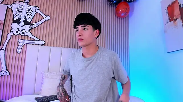 Filiph_Sterliing Adlı Modelin Canlı XXX Sohbeti