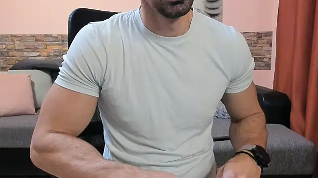 HotHunkTrainer XXX чат на живо