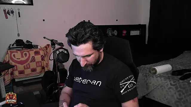צ'אט XXX בשידור חי של DevilPup75_