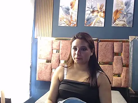 Chatroom XXX en direct de Scarleth_hiill