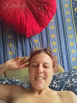 XXX chat uživo modela Csinibomba