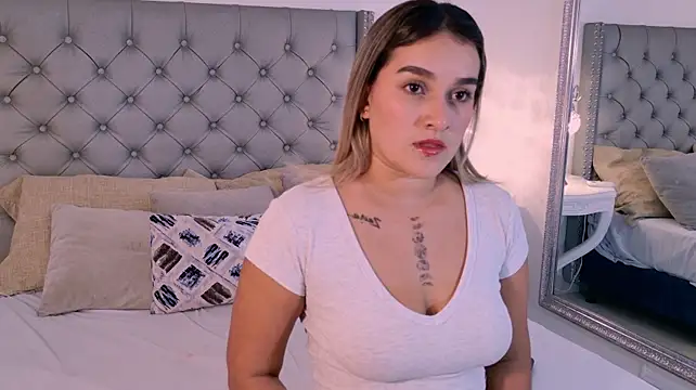 KristhenBella Adlı Modelin Web Kamerası Şovu