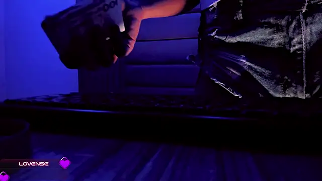 CALLMEATENEAのライブXXXチャット