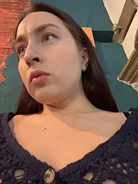 Holly_Play Adlı Modelin Canlı XXX Sohbeti