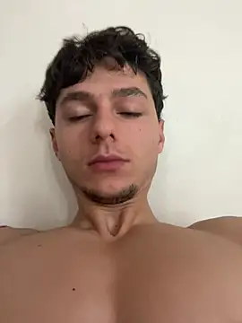 crazyboyy3 Adlı Modelin Canlı XXX Sohbeti