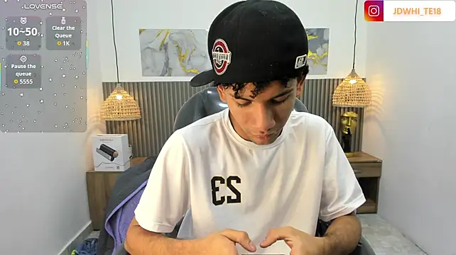 JDWhite18 Live XXX-chat