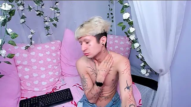 FinnEcho live XXX chat