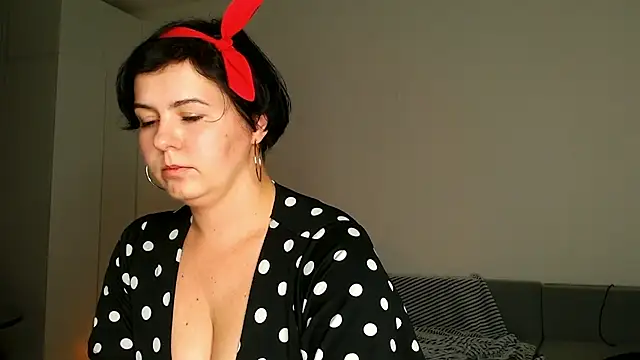 M1ssShyMira Chat XXX live
