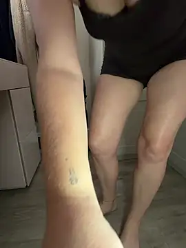 Meet_My_Feet-xox – Live XXX-chat