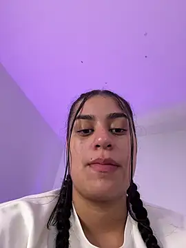 Andrea111_ Chat XXX live
