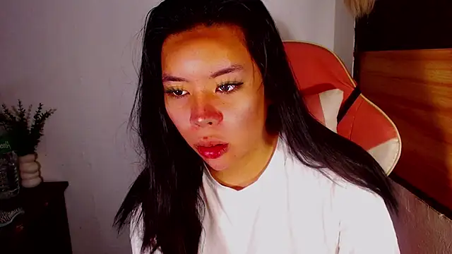 DominantxSheenaのライブXXXチャット