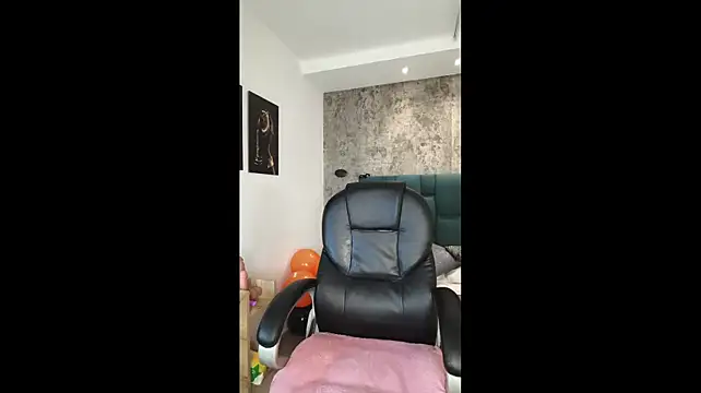 Chat +18 de KETY_MILLER ao vivo