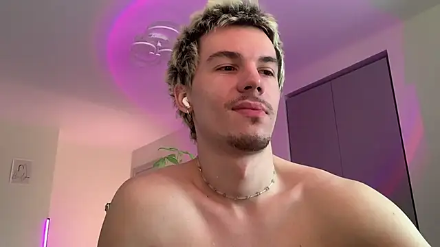 Jeremy1ScottのライブXXXチャット