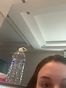Lona_96 Adlı Modelin Canlı XXX Sohbeti