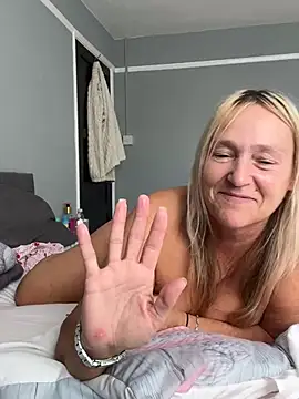 Blondnboujee53n Live XXX chat