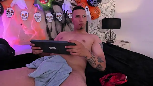 Luna_Noire1's Live XXX Chat