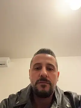 XXX chat uživo modela InsaneMattt