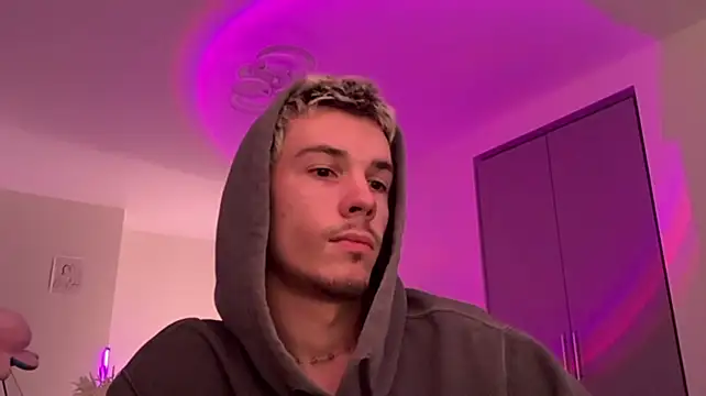 Jeremy1Scott: απευθείας συνομιλία ΧΧΧ