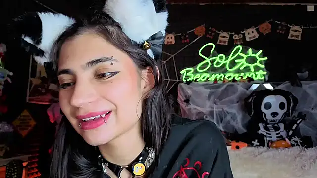 Chat +18 de SolBeaumont1 ao vivo