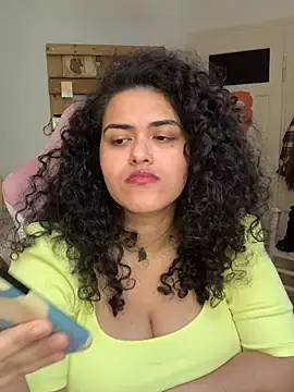 Curvydesifromgermanyn Live XXX chat