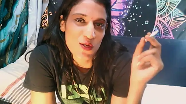 indiansexcsmile4un Live XXX chat
