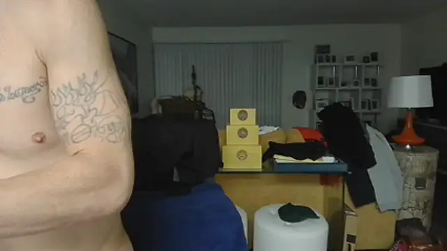 הופעת וובקאם של CumSwallows