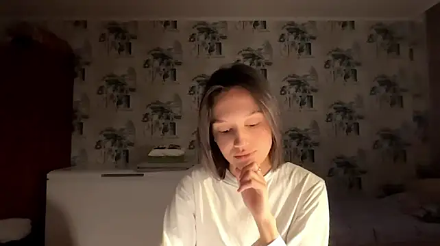 Chat +18 de MarinaTuray ao vivo
