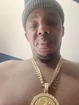 Kyngbigdick élő XXX-chatje