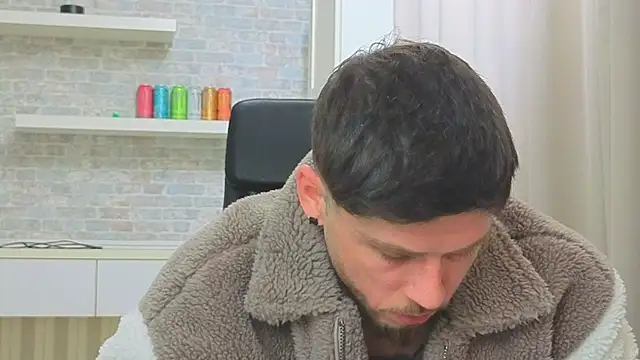 Chat XXX en directo de JonahShaw