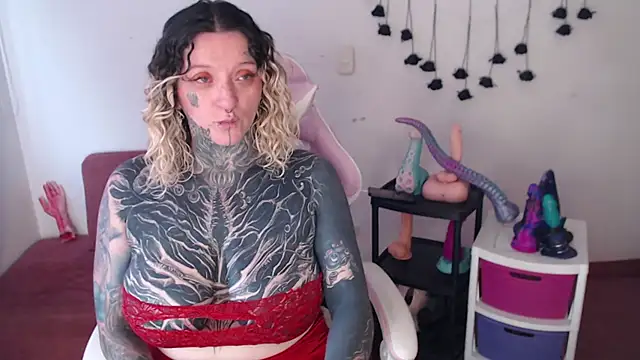 SLOPPYTITSS – Live XXX-chat