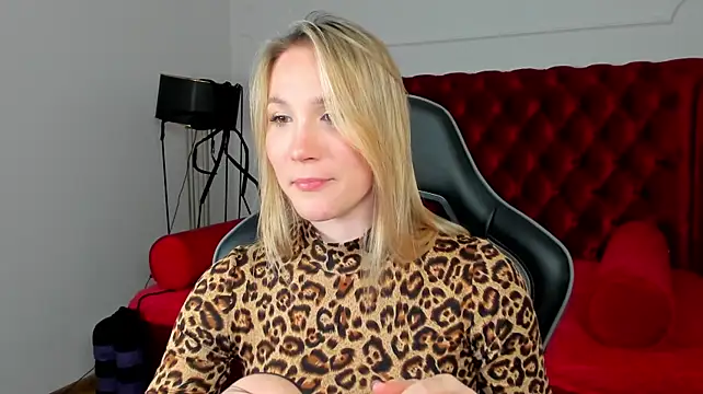 Živý XXX chat ElaraVoltage