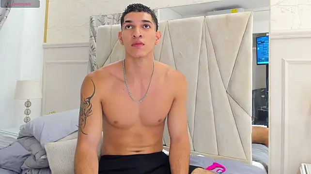 Adrien_Monteiro Live XXX-Chat