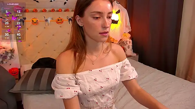 ElaraRay élő XXX-chatje
