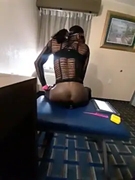 XoTHESLUTn Live XXX chat